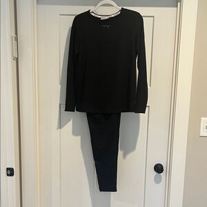 BearPaw Women's Black Leggings and Top Baselayer Set